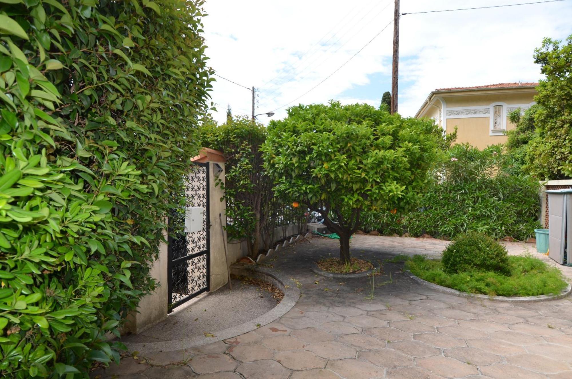 Parc Louisa - Appartement D'Epoque Avec Jardin Et Parking 4 Personnes Le Port De Nizza Kültér fotó